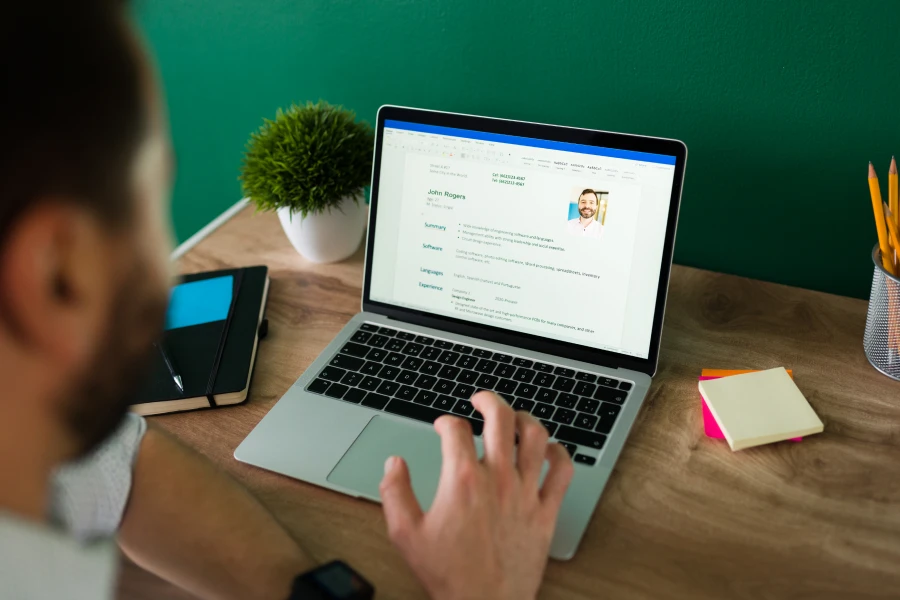 img-destaque LinkedIn para recrutadores: como Utilizar em 2025